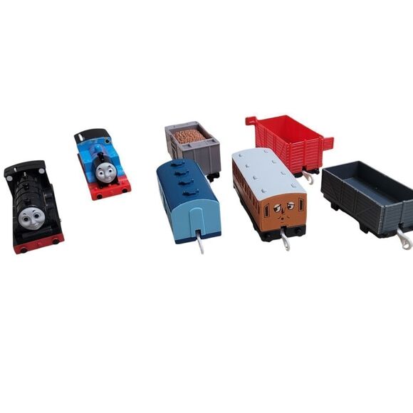 Bundle of thomas and friends train cars - Picture 3 of 7